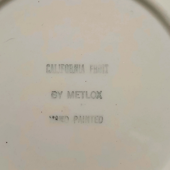 Vintage Mid-Century "California Fruit" Set of 2 Dessert Plates by Metlox - Picture 3 of 4